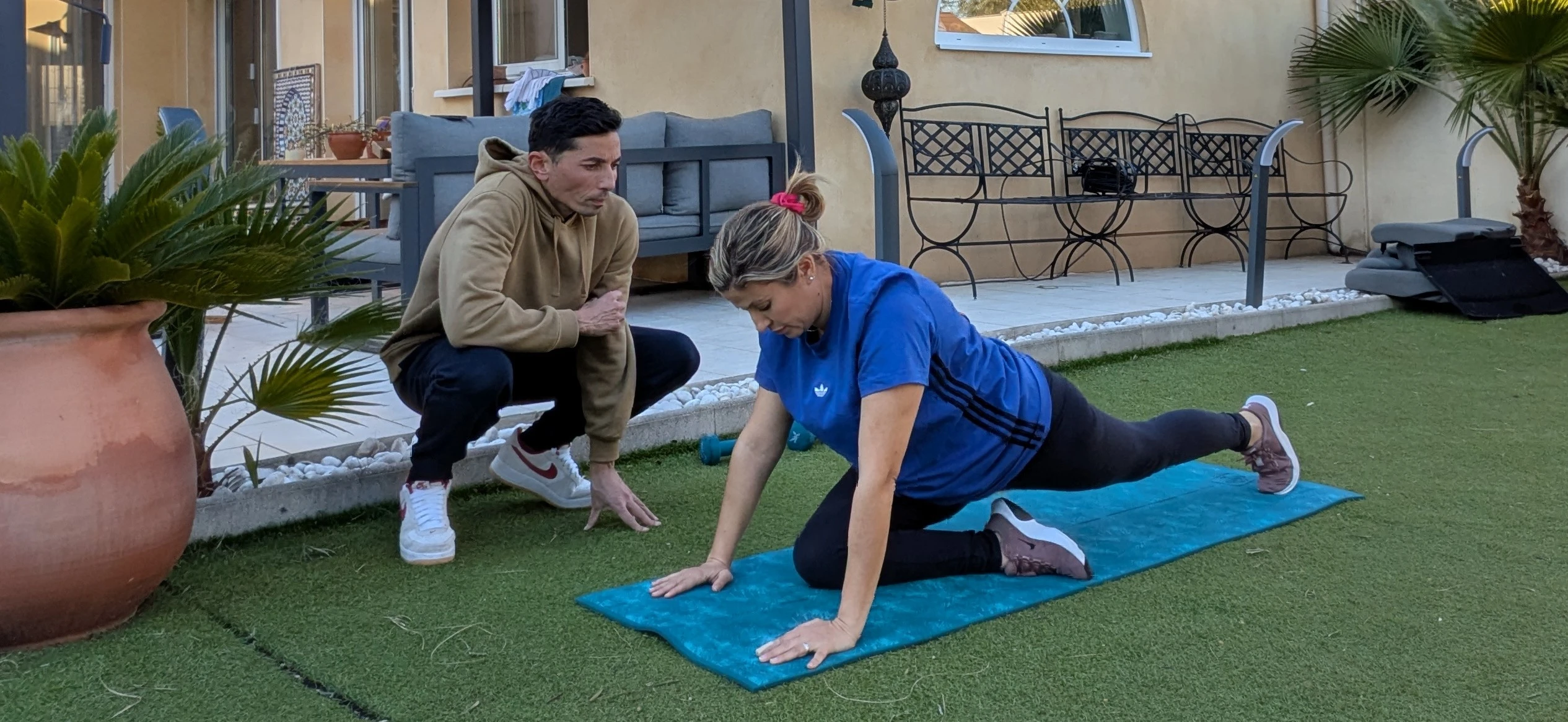 Séance de mobilité avec Mehdi Bouraiya, coach sportif perte de poids à Montpellier - approche bienveillante et progressive